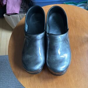 Dansko silver clogs sz 39